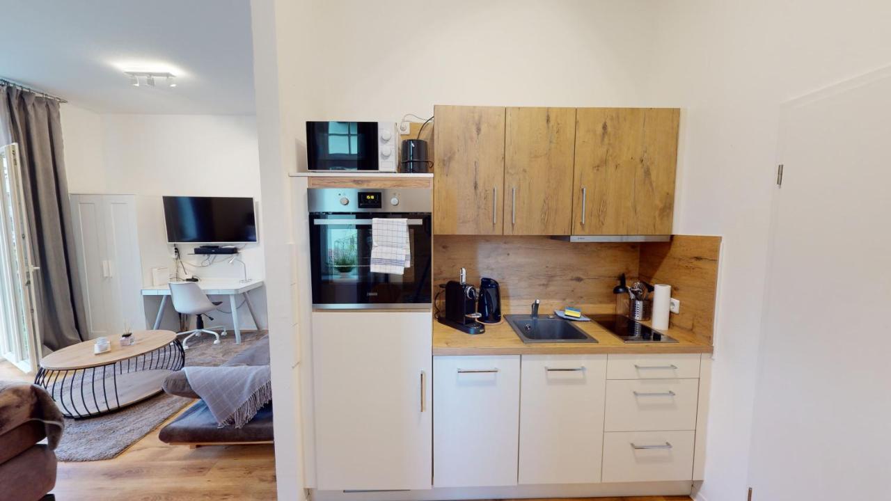 Sweethome - Business-Apartment Mit Kueche, Terrasse, Stellplatz Magdeburg Luaran gambar
