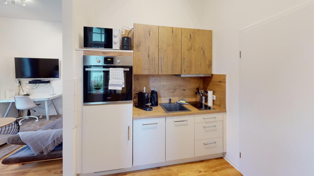 Sweethome - Business-Apartment Mit Kueche, Terrasse, Stellplatz Magdeburg Luaran gambar