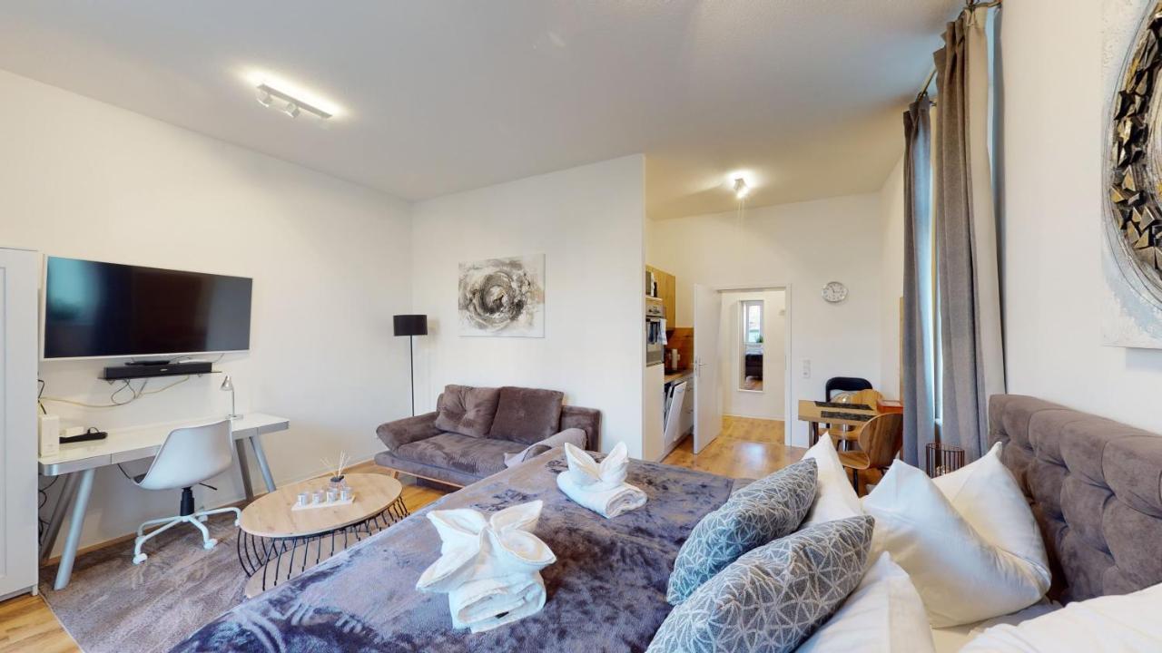 Sweethome - Business-Apartment Mit Kueche, Terrasse, Stellplatz Magdeburg Luaran gambar
