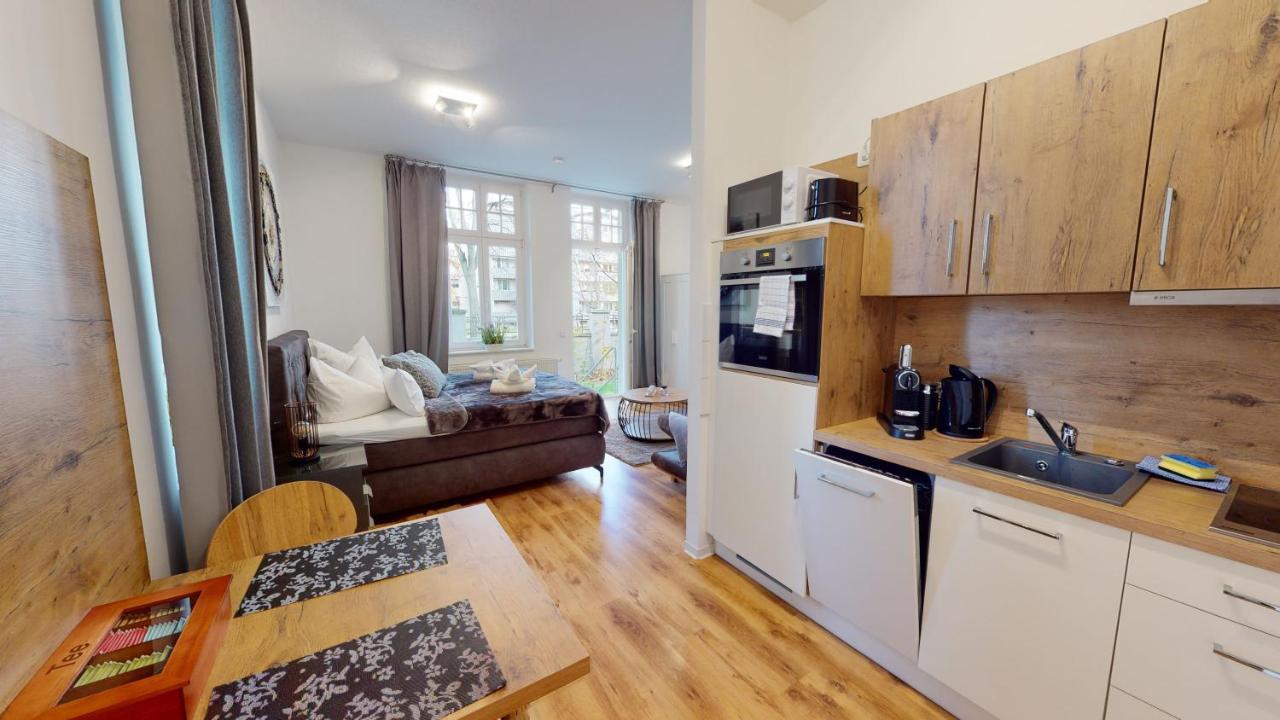 Sweethome - Business-Apartment Mit Kueche, Terrasse, Stellplatz Magdeburg Luaran gambar